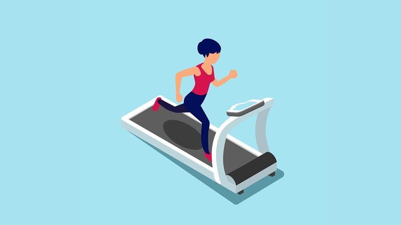 体力強化にジムに通う女性